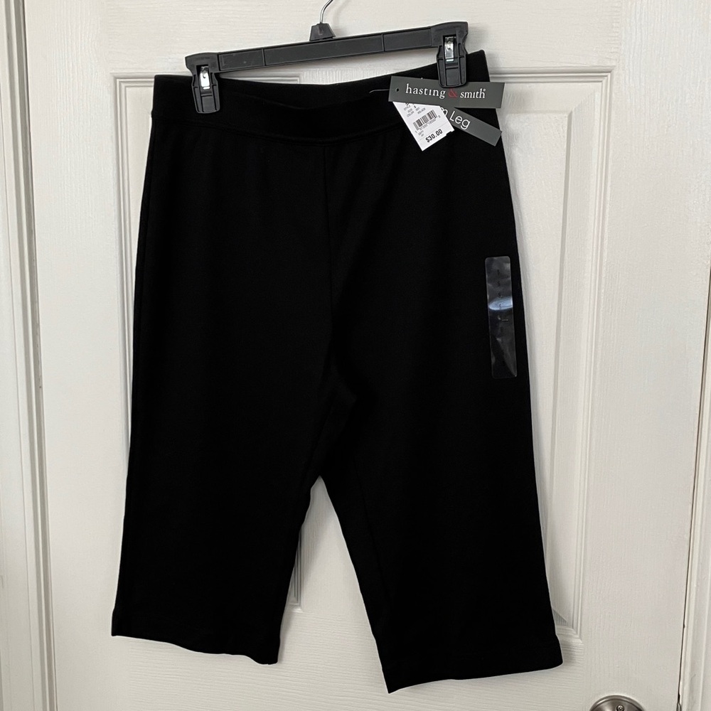 Hasting & Smith Women's Classic Black Capris